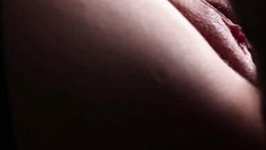 Veja a buceta da MILF gostosa do Wolf Wolfienstern em câmera lenta levando gozada e gozando