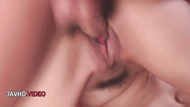 Maria Sasaki et Ichikawa reçoivent un creampie hardcore du senior Hiroshi Tanaka