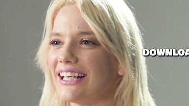 观看肯娜·詹姆斯 (Kenna James) 用假奶和性感内衣取悦自己