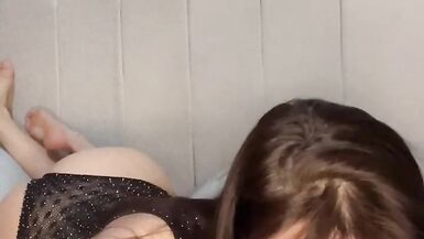 Sofia Alba's curvy body bounces while twerking her real ass