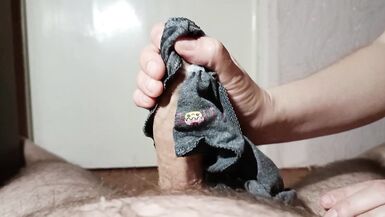 Alena Coq enlève sa culotte pour une POV maison d’une MILF coréenne chaude