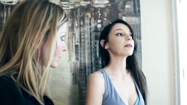 Guarda Rilee Marks and Amber Michaels bagnate e scatenate in MILF XXX - Orgasmi veri con più orgasmi - 3 image