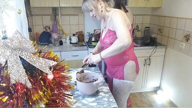 Konstanzia and I make breakfast naked with our busty MILF friend - hot kissing, amateur action! - 11 image