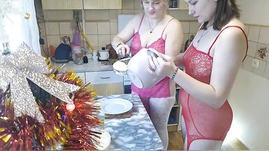 Konstanzia and I make breakfast naked with our busty MILF friend - hot kissing, amateur action! - 14 image