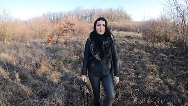 Mate le corps pulpeux de MILfyCalla se salir dans un jeu de hotwife avec gorge profonde coquine