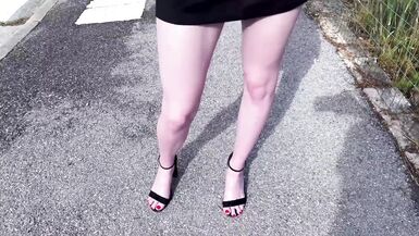 Rothaarige MILF Lavyana in Dessous zeigt ihre Schönheit im Norden