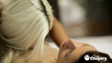 Gabriella Daniels et Lola Myluv se doigent jusqu’à l’orgasme