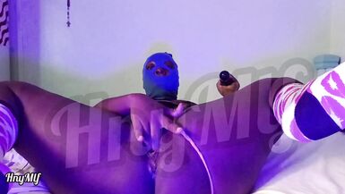 Spicymilf déchaînée avec son vibro devant la caméra - Vidéo complète sur Premium