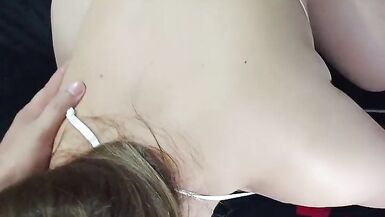 La femme infidèle latina de Dante et AlinaVelvet, MILF latina chaude, grosse poitrine et gros cul, se fait démonter en levrette POV maison