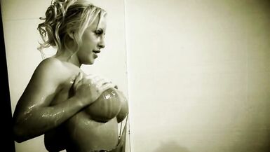 Savannah Gold's juicy butt drenched in sticky pudding & Jay Scarlet's massive rod