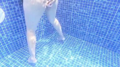 Alevalsex & Dweybigass get a real ass pounding in the pool