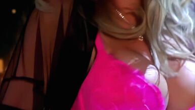 MILF loira gostosa Vicky Vette e Tristan Seagal transam forte com Alex Rox e um sortudo