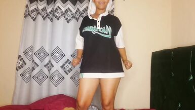 Lika, the African MILF, tries squirting like a pro