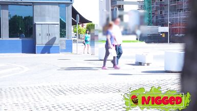 Emmita Smile verführt jungen Typen mit ihren großen Titten and Dirty Talk