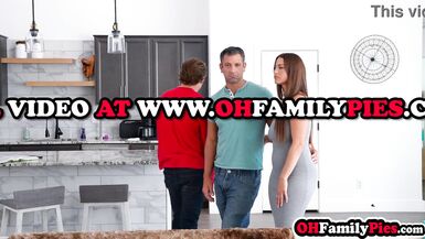 Koda Monroe and Britt Blair team up to seduce stepmom Gunnar Bishop & Richard Glaze - 6 image