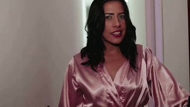 Kylei Ellish invites me to her bed & gives me a rough fuck with my thick body - 1 image