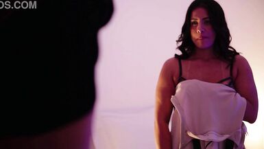 Kylei Ellish invites me to her bed & gives me a rough fuck with my thick body - 10 image
