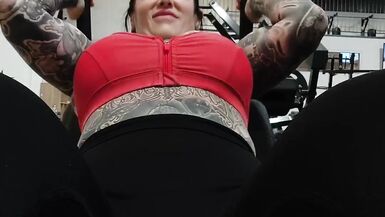 Watch Melody Radford flaunt her fit body at the gym in tight workout clothes and a tight top