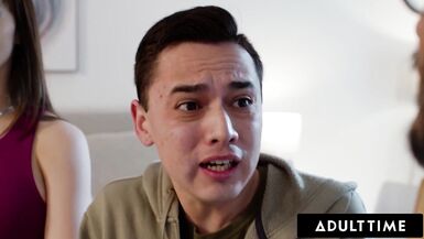 Üvey anne Lexi Luna üvey oğluyla hile yaparken yakalandı ve üvey anne izlerken üvey oğlu tarafından sertçe dövüldü - 4 image