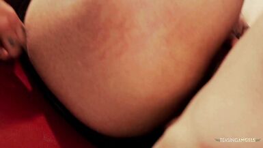 Le tette enormi e il culo stretto di Mai Bailey vengono scopate forte in doggy and anale.