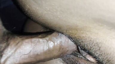 巴基斯坦女孩 Arsal 和 Priya 渴望工作并且喜欢在浴室里弄脏 - 11 image