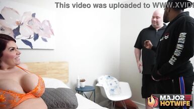 Jessica Jax se fait démonter par le grosse bite noir de Rome Major dans le loft