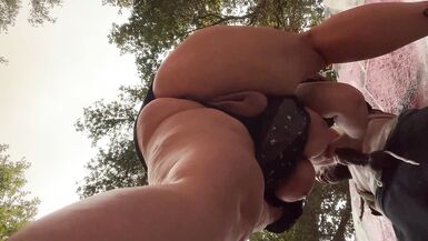 MonaLeesa e Igobylsd se llenan sus culos grandes de semen y reciben creampie