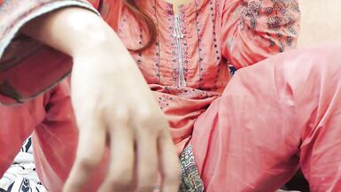 Arsal and Priya parlent sale de sexe dans la salle de bain