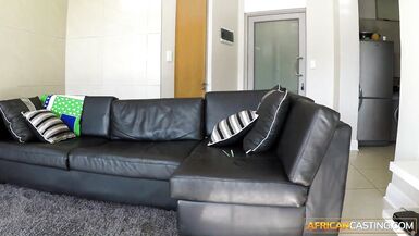 Scarlet, la MILF ébène, se fait démonter par un bbc américain comme une pro dans une vidéo maison