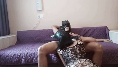 Milf magra sexy scopata in tutti i suoi buchi stretti.