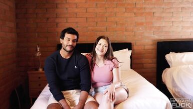 Seins de MILF monstrueux ! Un jock vénézuélien teste les nichons dune MILF américaine.