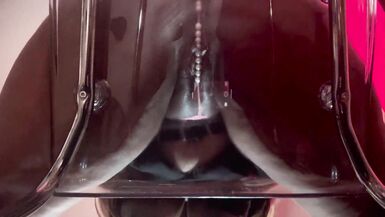 Milf negra Nikki Lately brinca com plug anal e calcinha sexy