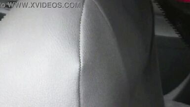 Sexe en public. Amant baise la chatte dune MILF blonde en voiture. Porn en plein air. Fétichisme bas et talons hauts. Femme salope en chaleur. Chauffeur de taxi baise la chatte dune MILF blonde sur la banquette arrière. - 10 image