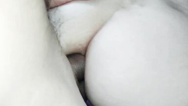 Le cul serré de Hotlia se fait défoncer en POV, grosse baise anale en POV