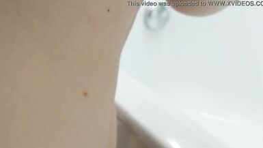 mes seins MILF dans la douche - 3 image