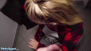 Public Agent Blonde Australian Isabelle Deltore Fucks a Stranger for Money - 4 image