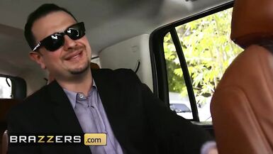 Brazzers - Cheating Wife Azul Hermosa Fucks Her Driver - 3 image