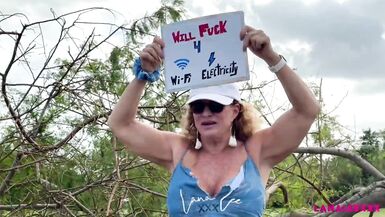 Lana Lee's curvy MILF pussy gets the hot squirt treatment from Atlasxxx