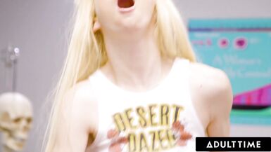 Kenzie Reeves gets soaking wet & wild with Serene Siren in public - Spanish Subtitles