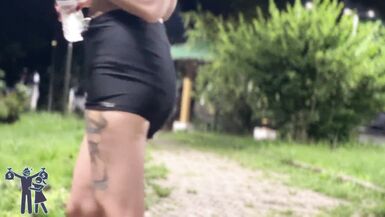 O Tulipa & Lady Milf reward stranger's goodness with hot sex in Volta Redonda Riverfront