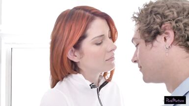 Jayden Marcos ve Onyx Reignın derin kedi masajı ve ıslak kedi yüz bakımı ile vahşileşmesini izleyin