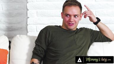 Stepmom Jessica Ryan offers sweet pussy to teen for apology in hot roleplay