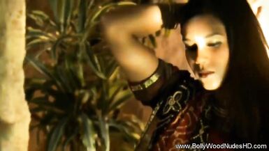 India's Indian girlfriend goes wild with solo erotic dance and erotic sex