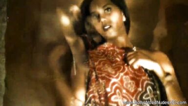 India's Indian girlfriend goes wild with solo erotic dance and erotic sex