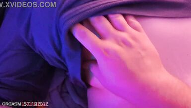 Littleredheadmia schreit, während ihr enges Loch von ihrem Mann brutal mit einem riesigen Dildo durchbohrt wird - Chubby Slut Wife - Echtes Homemade Hardcore