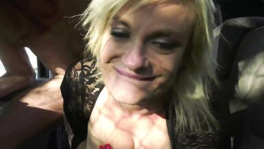 Hpg Acteur & Doryann Marguet share a ride in a hot car threesome