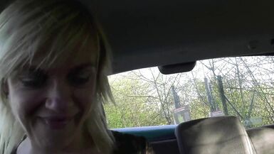 Hpg Acteur & Doryann Marguet share a ride in a hot car threesome