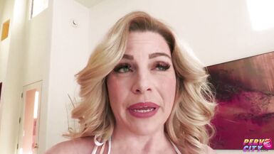 Marilyn Midas se fait défoncer le gros cul et remplir la bouche de sperme par Rico Reyes