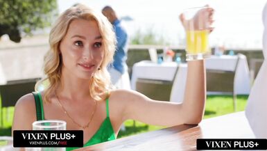 Brandi Love otelde sıcak ırklararası eylemde iki BBCye karşı çıkıyor