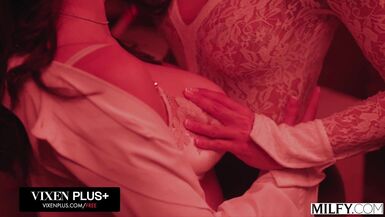 Penny Barber and Rissa May share a hard cock in hot MILF threesome action